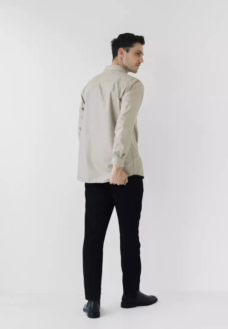 Cotton Well Elvon Smart Shirt Taupe | Kemeja Pria Formal Basic Clean Lengan Panjang Cokelat Abu