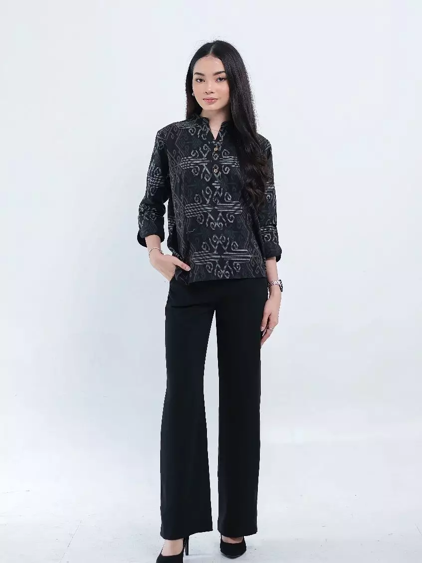 Vistara Black Blouse Wanita