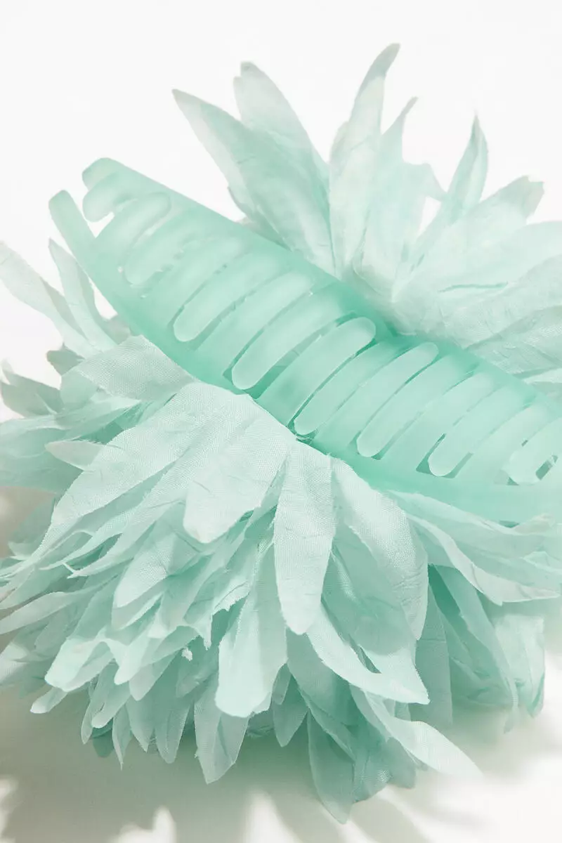 Flower-look hair claw