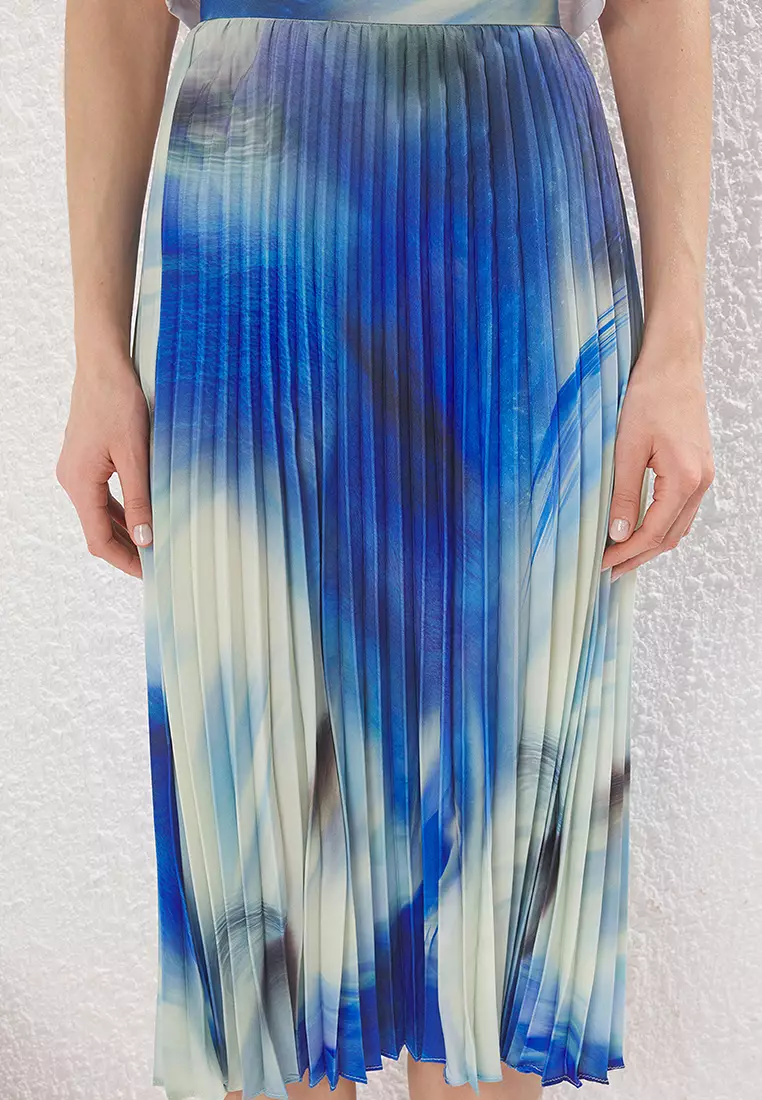 Blue Batik Patterned Pleated Midi Length Woven Skirt TWOSS25ET00167