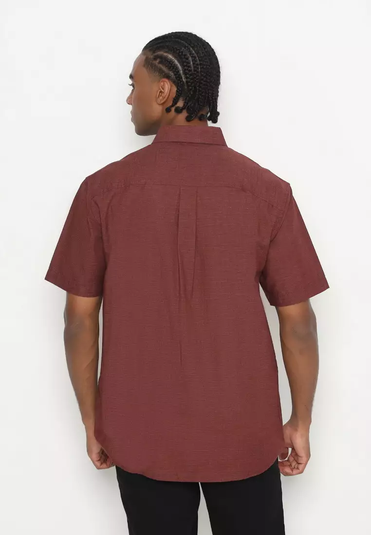 POLICE Kemeja Polos Cotton Twill Slub Maroon Regular Fit Pria