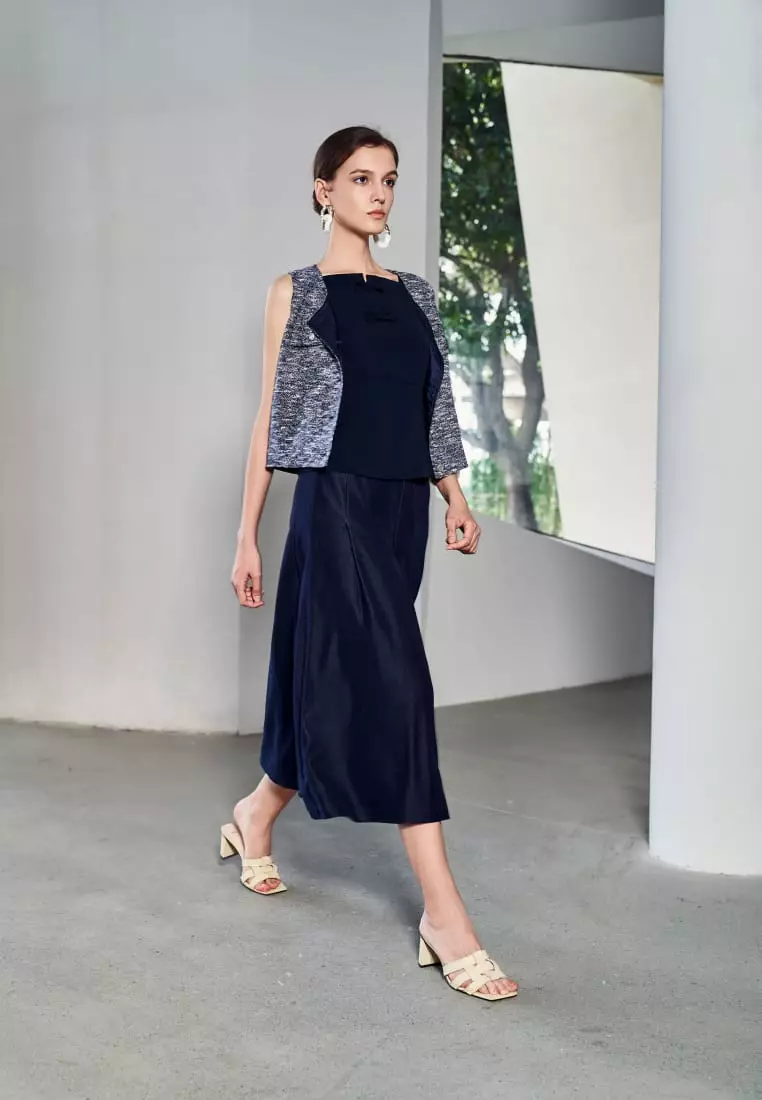 G2000 Bow Front Sleeveless Top