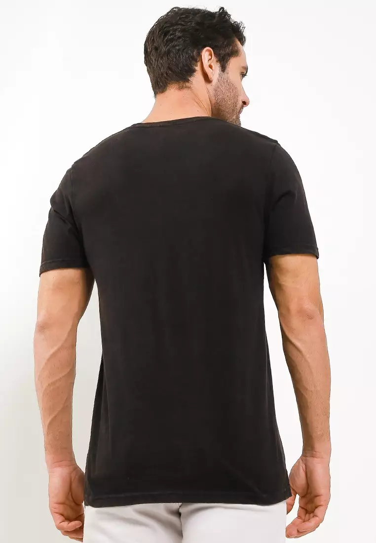 Sharks - Sprayed Inspiration Tshirt - Black [SGB107089500]