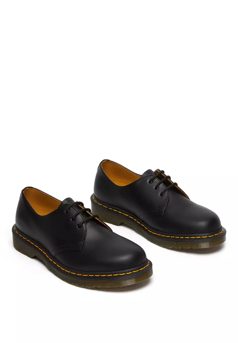 Martens 146 black on sale smooth