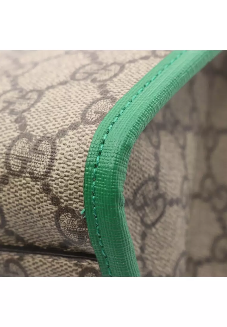 Pre-Loved Gucci CHILDRENS Children's GG Supreme Handbag PVC leather Gray beige green multicolor kids