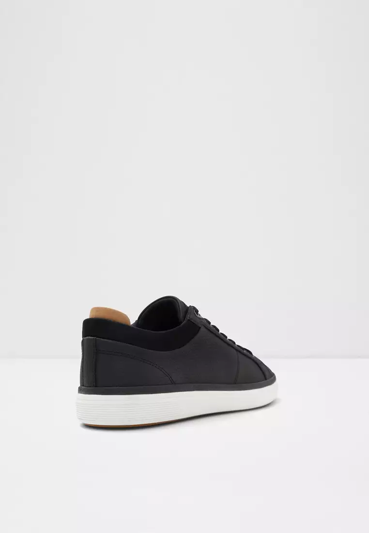 Finespec Low-Top Sneakers