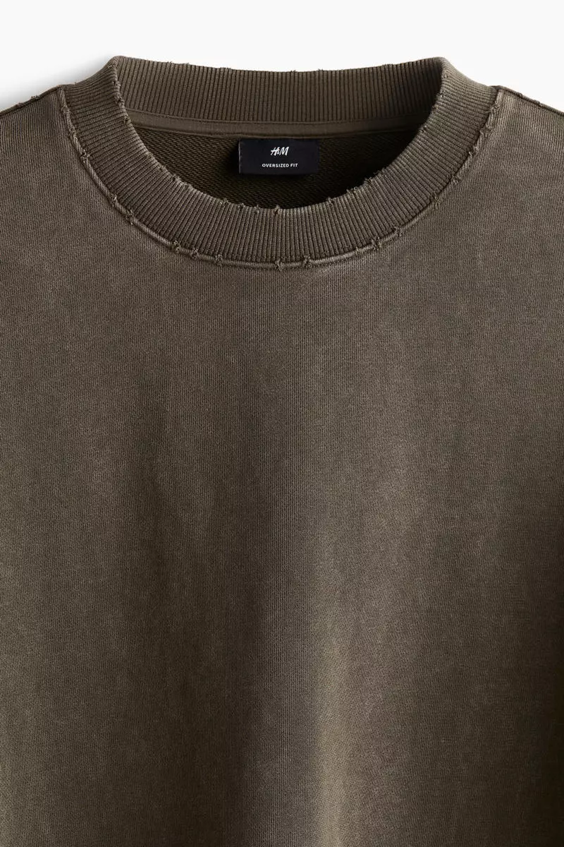 Oversized Fit washed-look sweatshirt