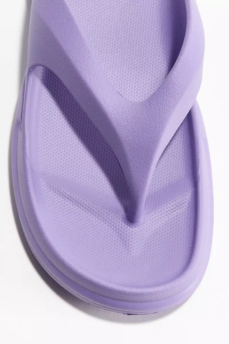 Chunky flip-flops
