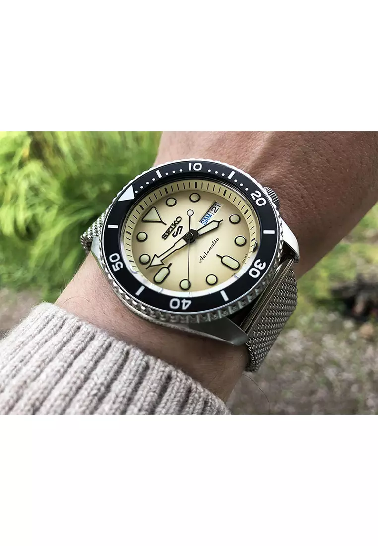 Jam Tangan Pria Seiko 5 Sports Original Garansi Resmi SRPD67K1 Strap Stainless Steel Silver Mesh Bracelet