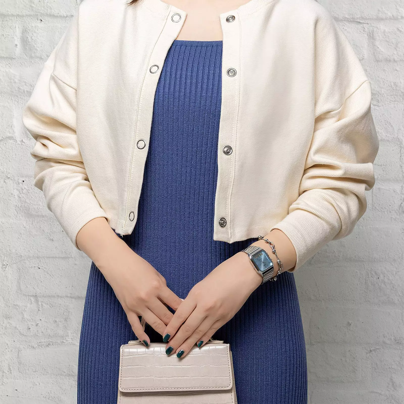 Casio Analog Digital - Jam Tangan Wanita - Blue Dial - Stainless Steel Band - AQ-230A-2A1MQY