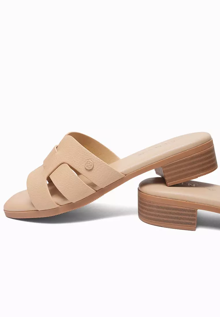 Dove Heeled Slides