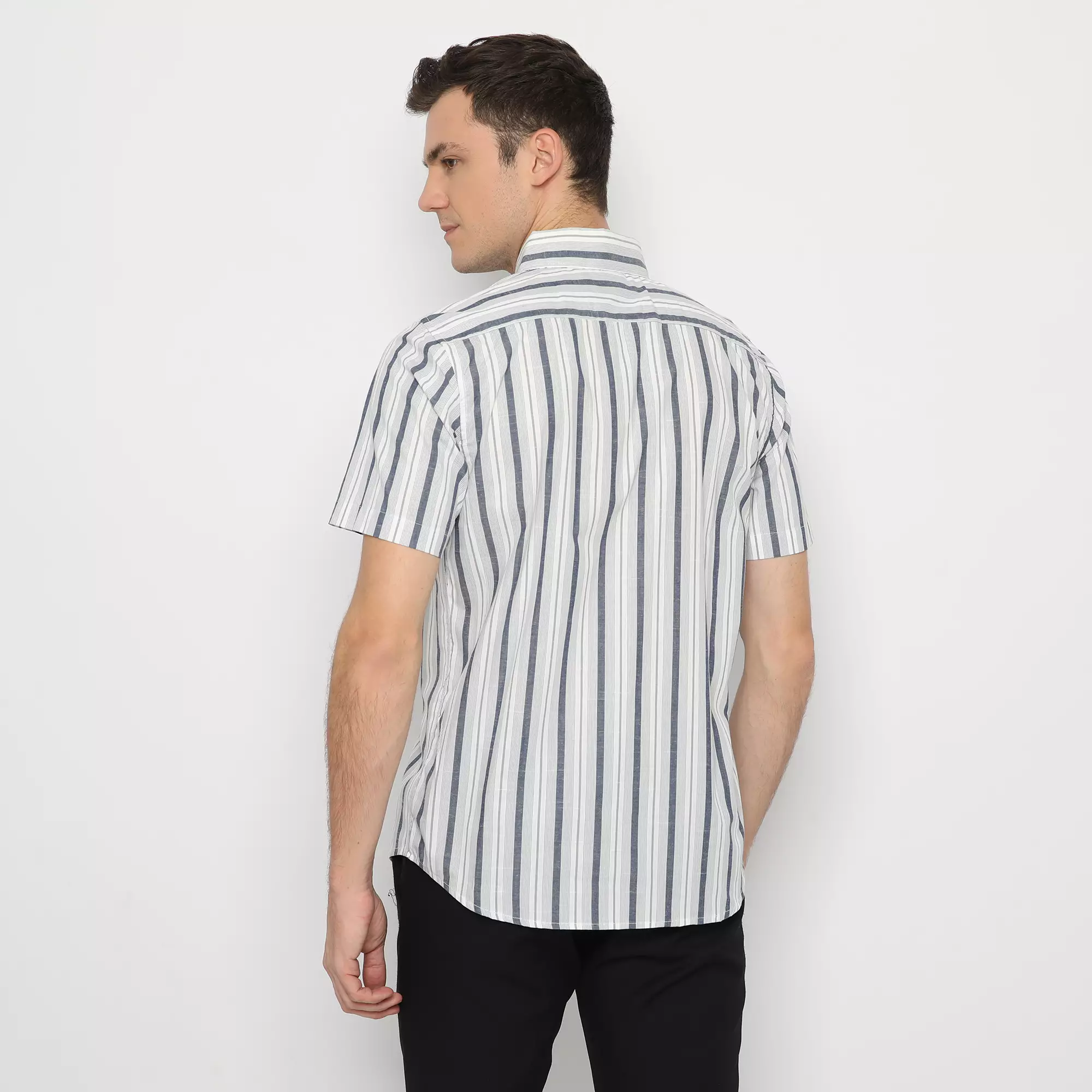 Platini Kemeja Motif Salur Pria Lengan Pendek Katun Yarndyed Abu 73301