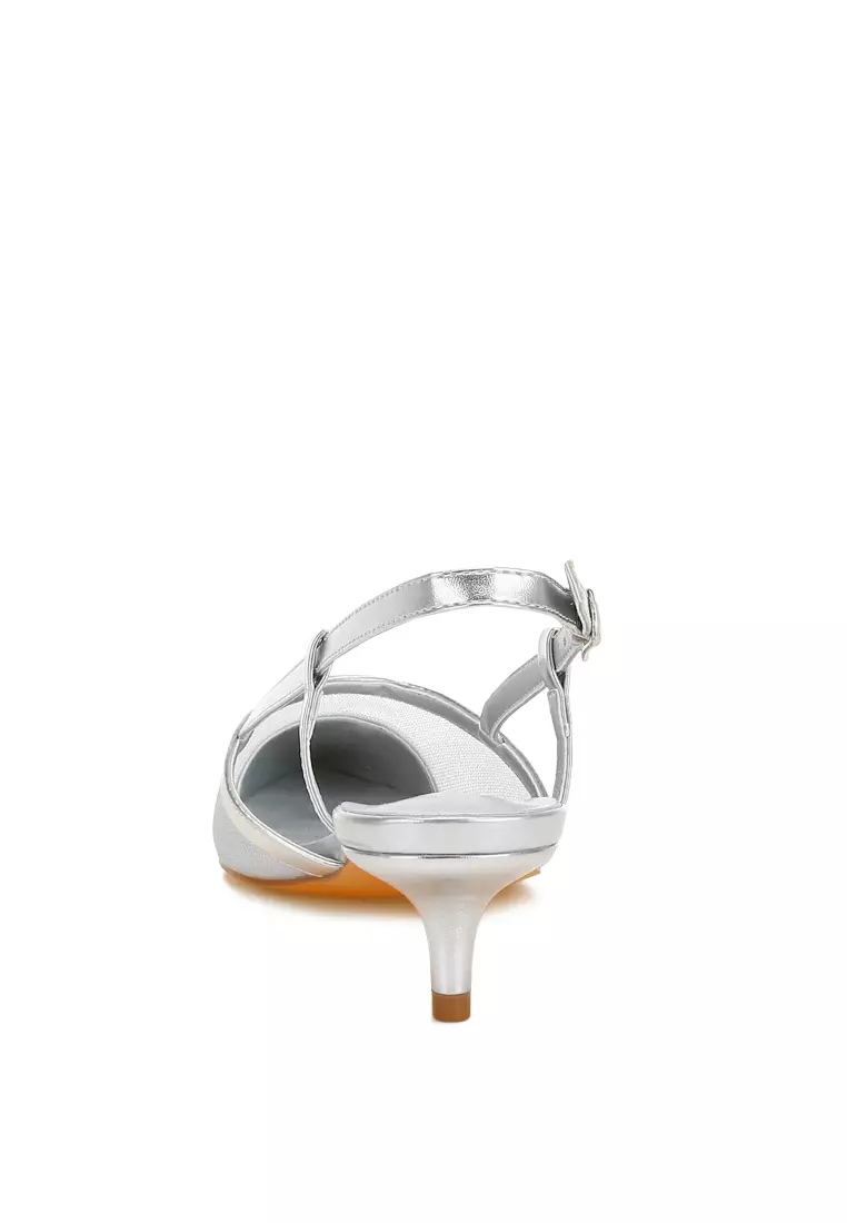Sandal Slingback Jaring dalam Warna Perak