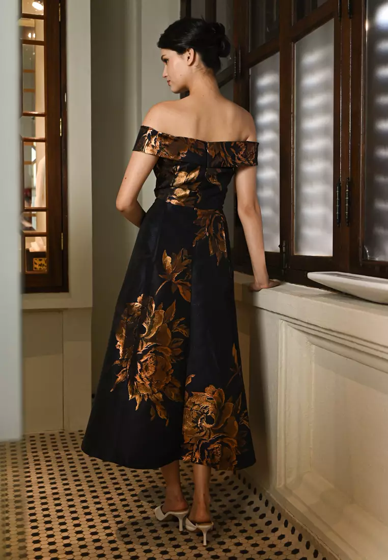 花卉露肩晚礼服