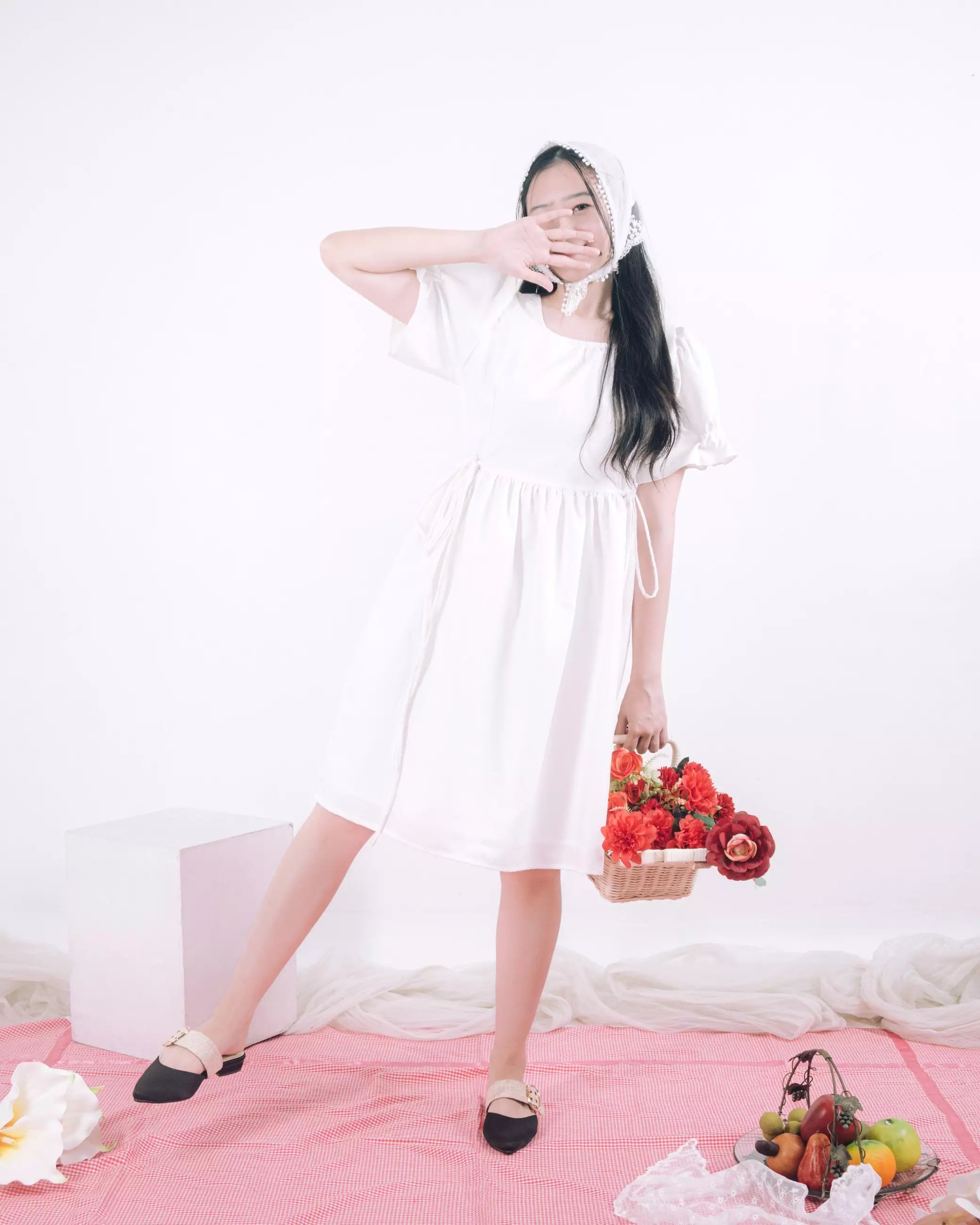 Naomi Flat Sandals Mules in Black