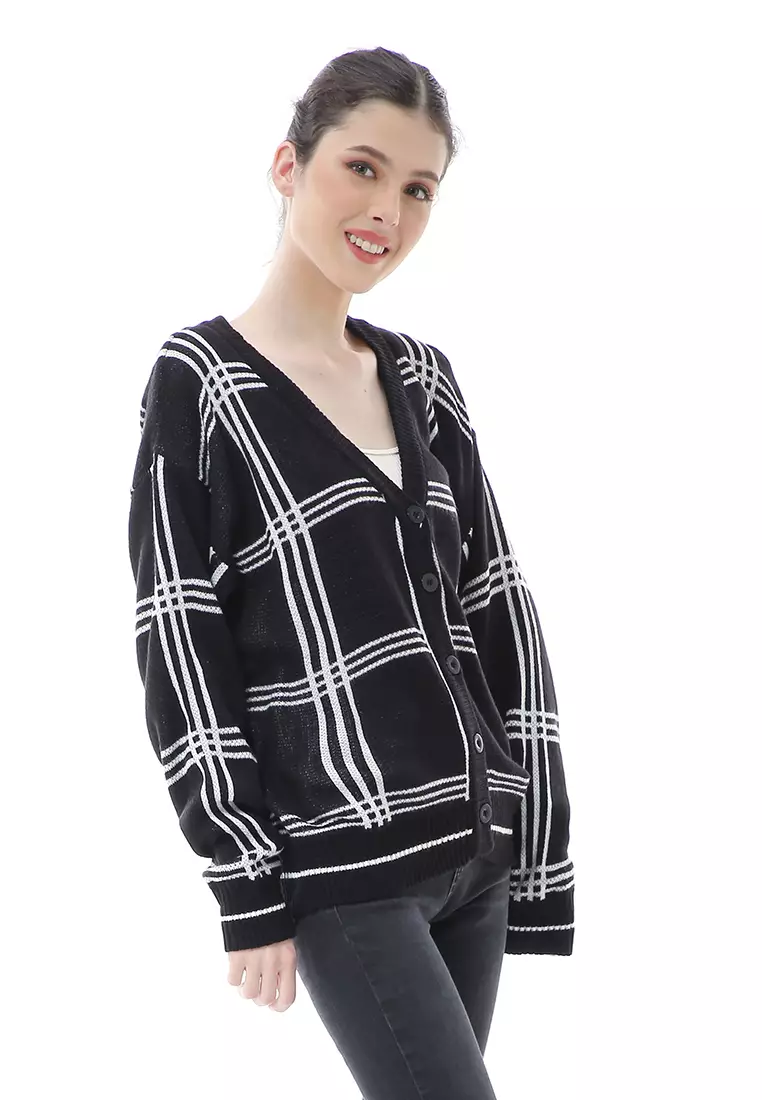 Eshika Cardigan Rajut Oversize Motif Kancing Tebal High Quality - Hitam