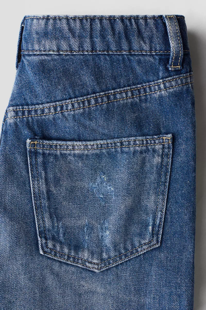 Frayed-edge denim shorts