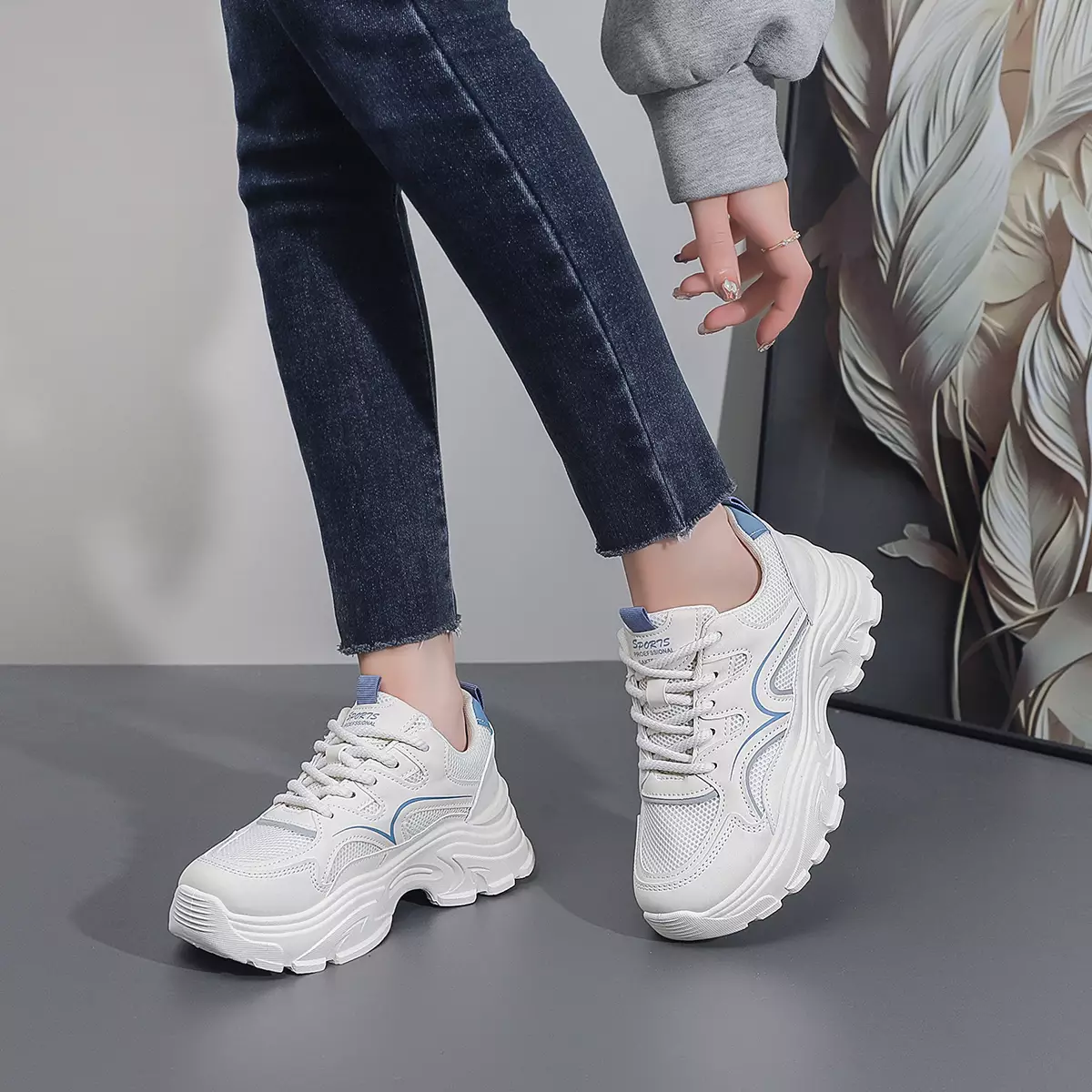 Sneaerks Cewek Kekinian Trendy Sepatu Wanita Fashion Bertali Style SM22