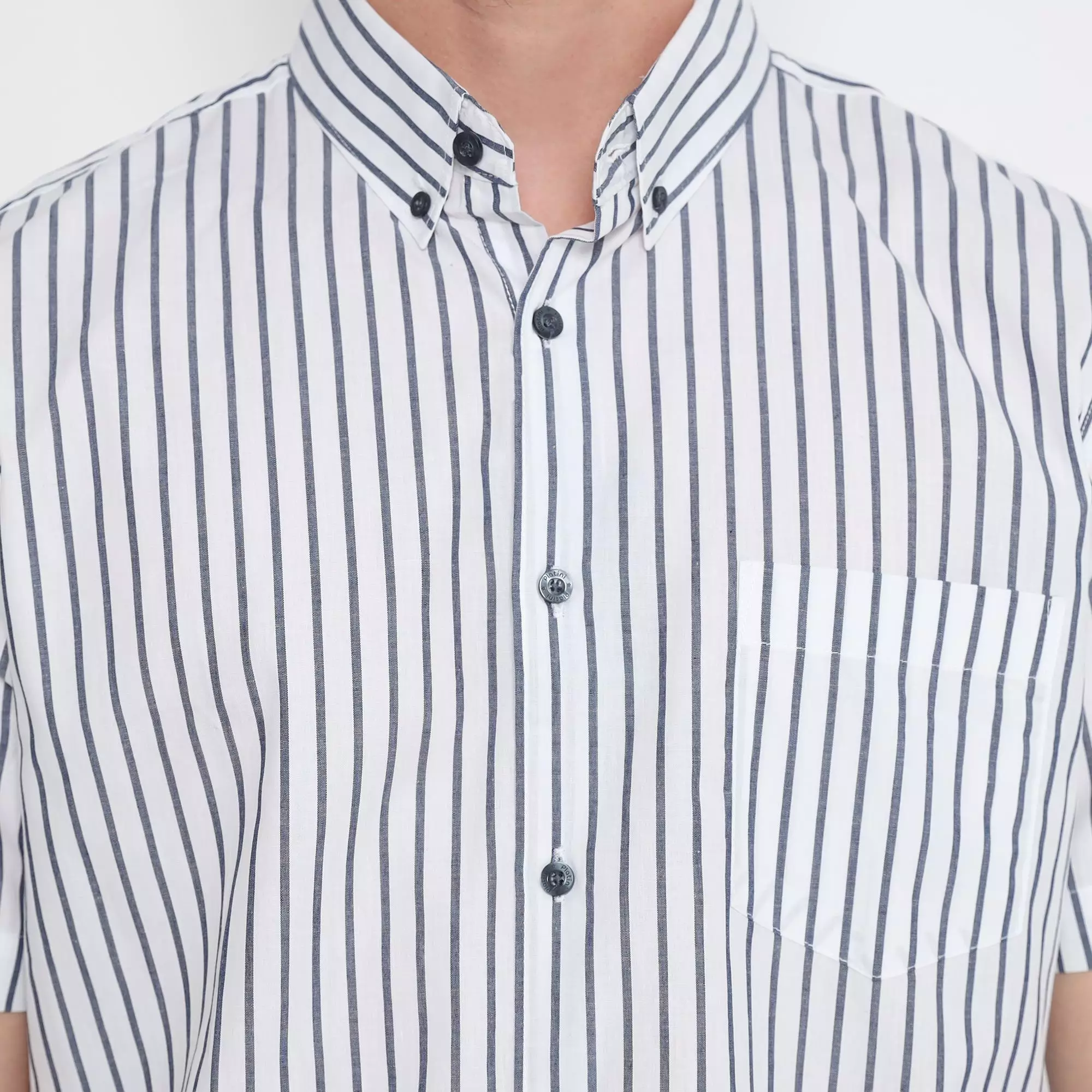 Platini Kemeja Motif Salur Pria Lengan Pendek Katun Navy 73390