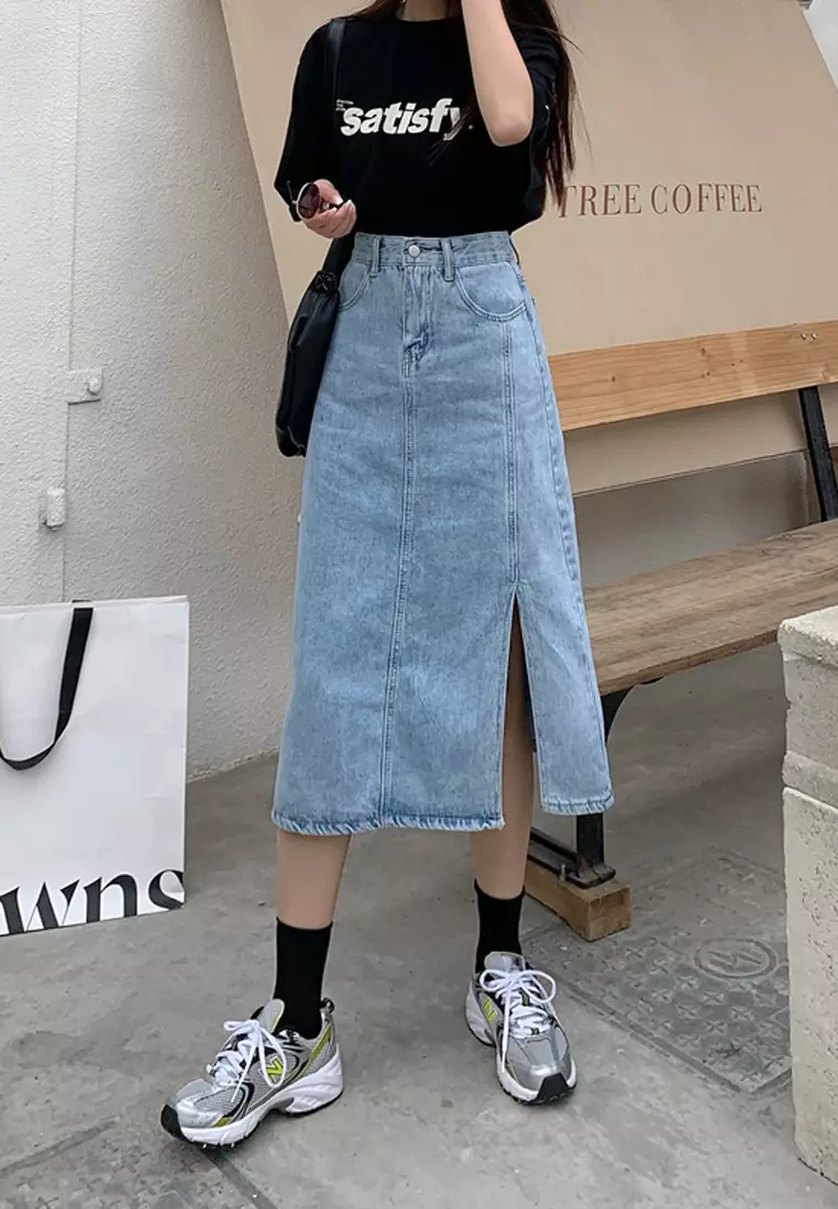 Long skirt outlet with rubber shoes