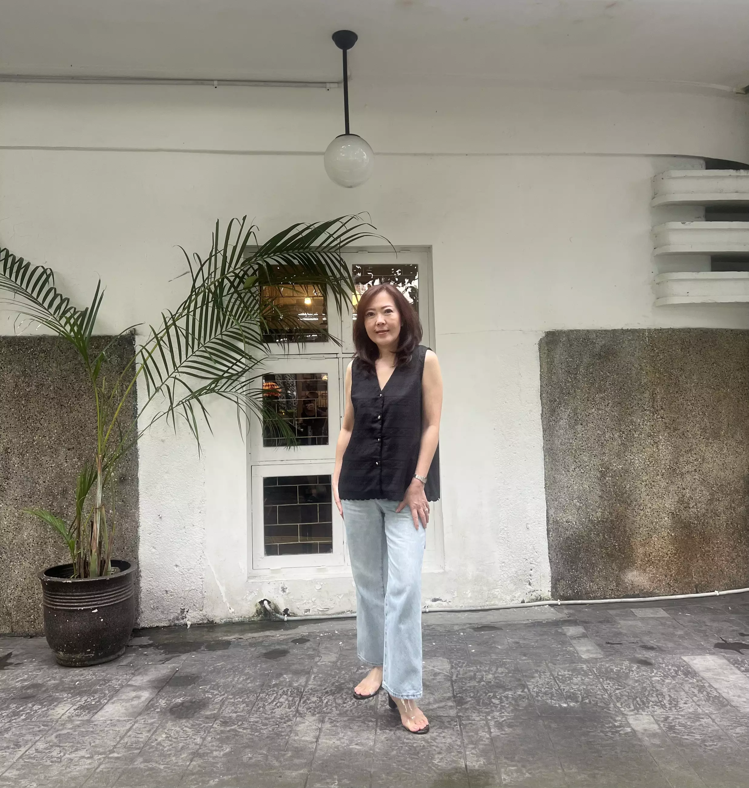 Sleveless Embroidery Cotton Blouse