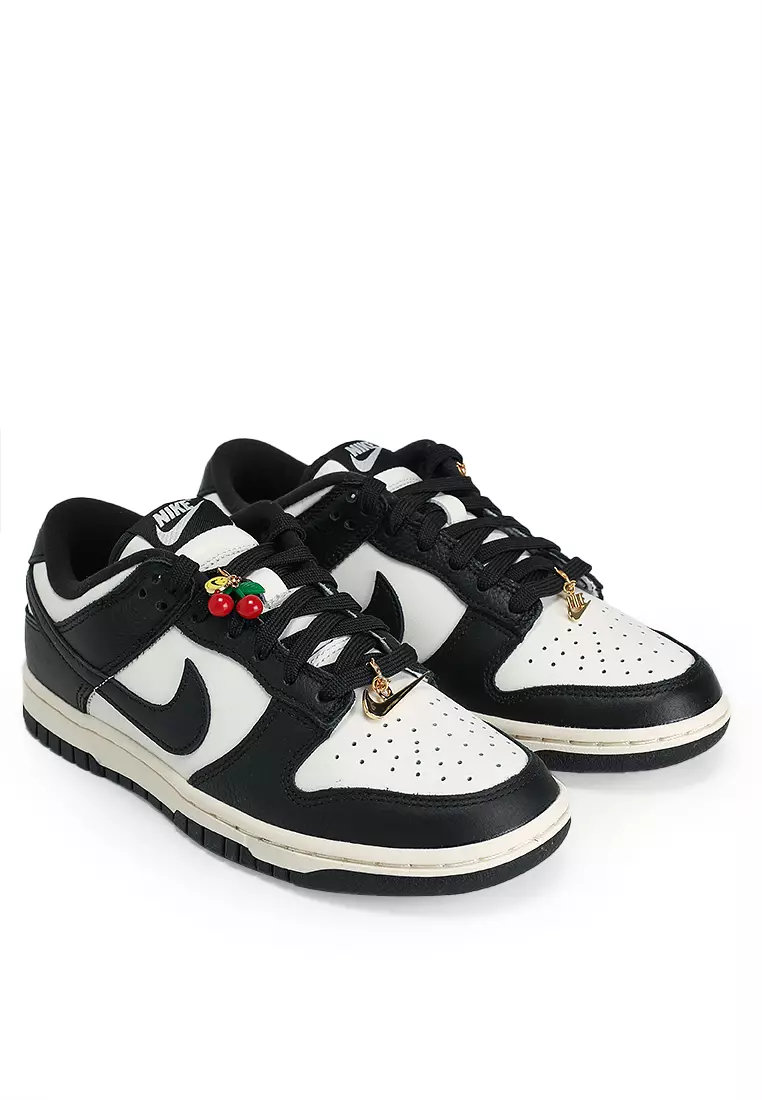 Dunk Low SE Shoes