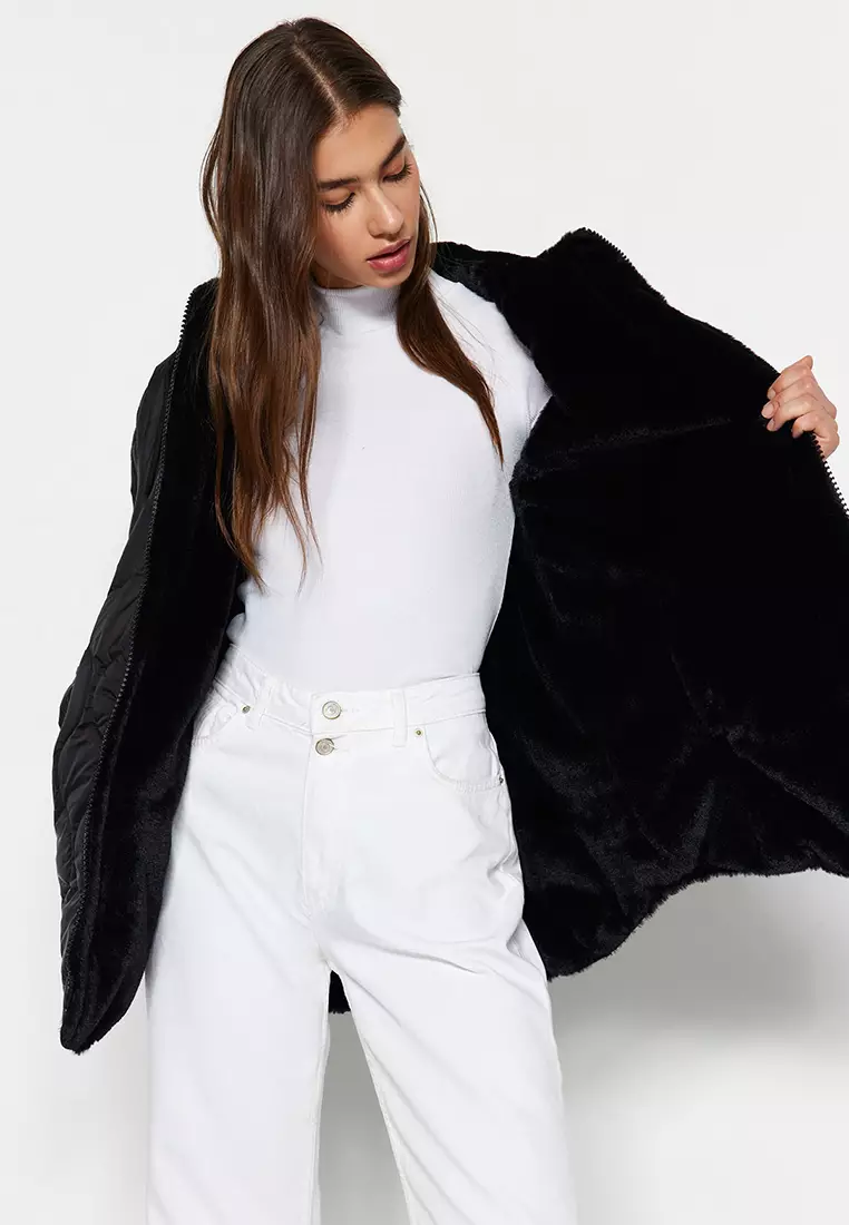 Black Double-Sided Wearable Hooded Plush Quilted Puffer Jacket TWOAW24MO00018