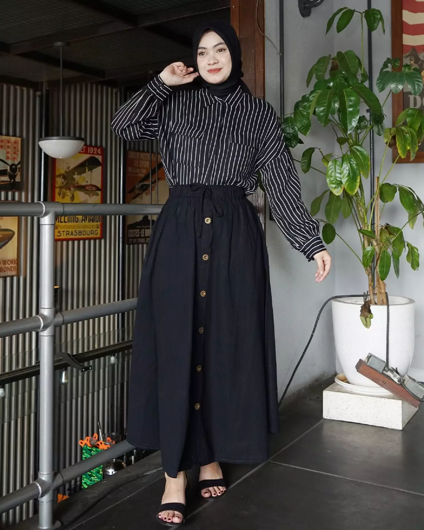 Flare Denim Skirt - Hitam