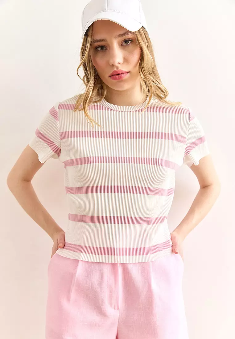 女裝 象牙白 粉紅色 圓領 間條 褶飾 上衣 Blz-19002893