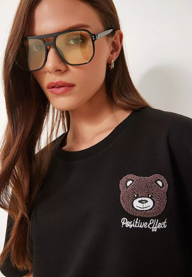 Crew Neck Embroidery T-Shirt