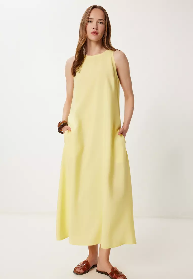 Women's Yellow Sleeveless Basic Summer Woven Dress Mc00302