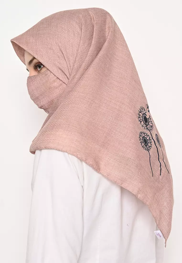 Hijab Segi 4 Voal Zaffron Dandelion Rosybrown (Hijab Only)