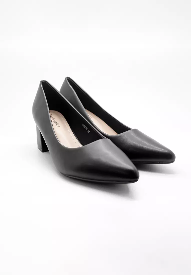 皮革尖头高跟鞋