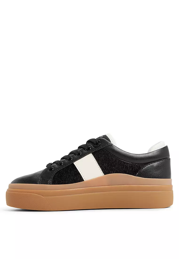 Brynlee Sneakers