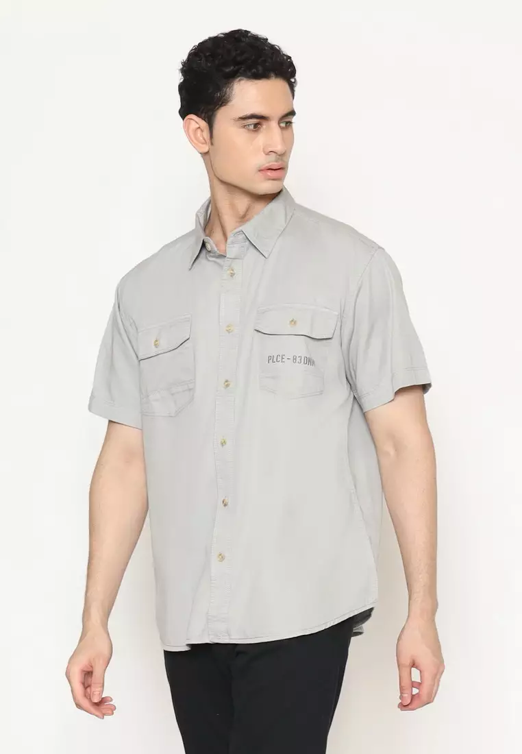 POLICE Kemeja Polos Cotton Twill Kantong Dua Light Grey Regular Fit Pria