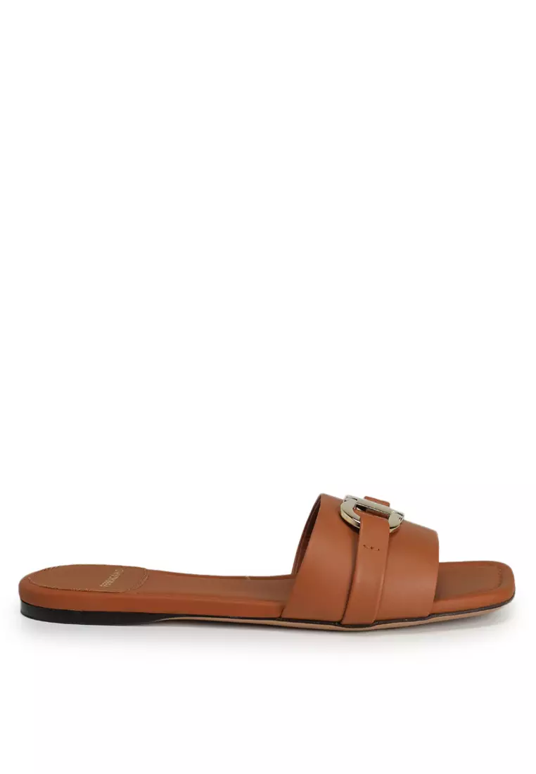 Discount on Salvatore Ferragamo  shoes - SKU: Gancini Ornament Flat Slides (ik)
