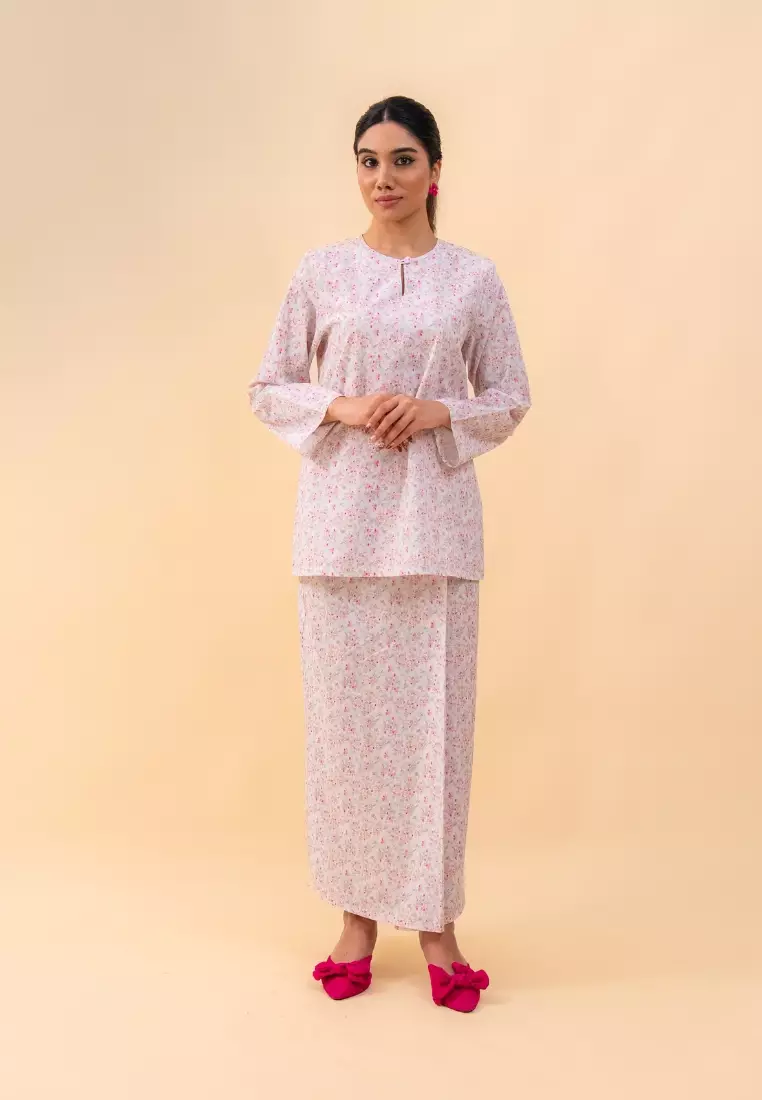 Bayu Somerset Tia Kurung