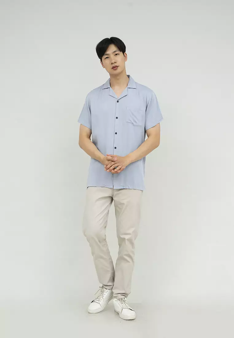 Kemeja bowling shirt pria lengan pendek biru muda houseofcuff