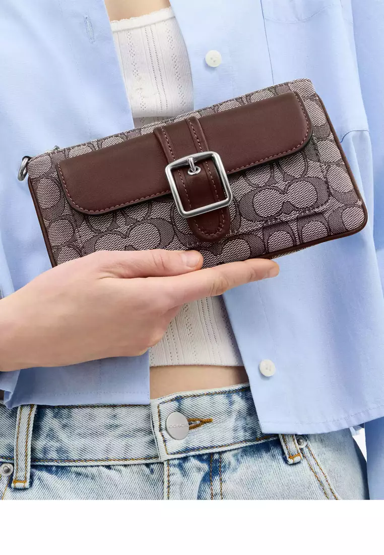 Ashton Wristlet In Signature Jacquard