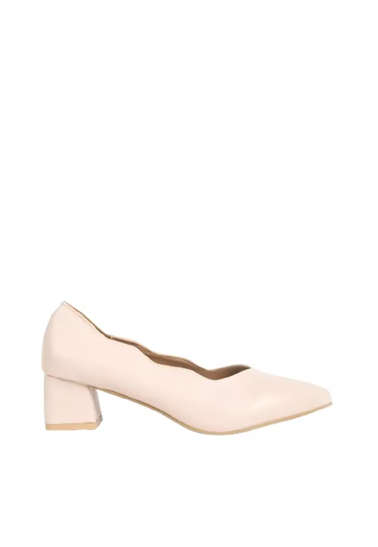 Discount on Happy2u  shoes - SKU: Clover Scallop Pointed Heels