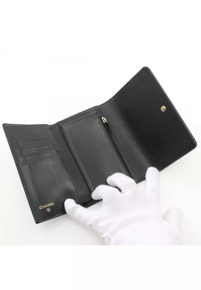 Buy Chanel Pre-Loved Chanel trifold wallet Caviar skin black gold - Main Image