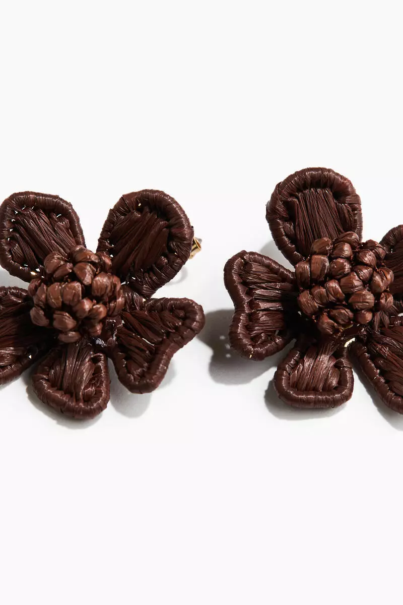 Flower-shaped earrings