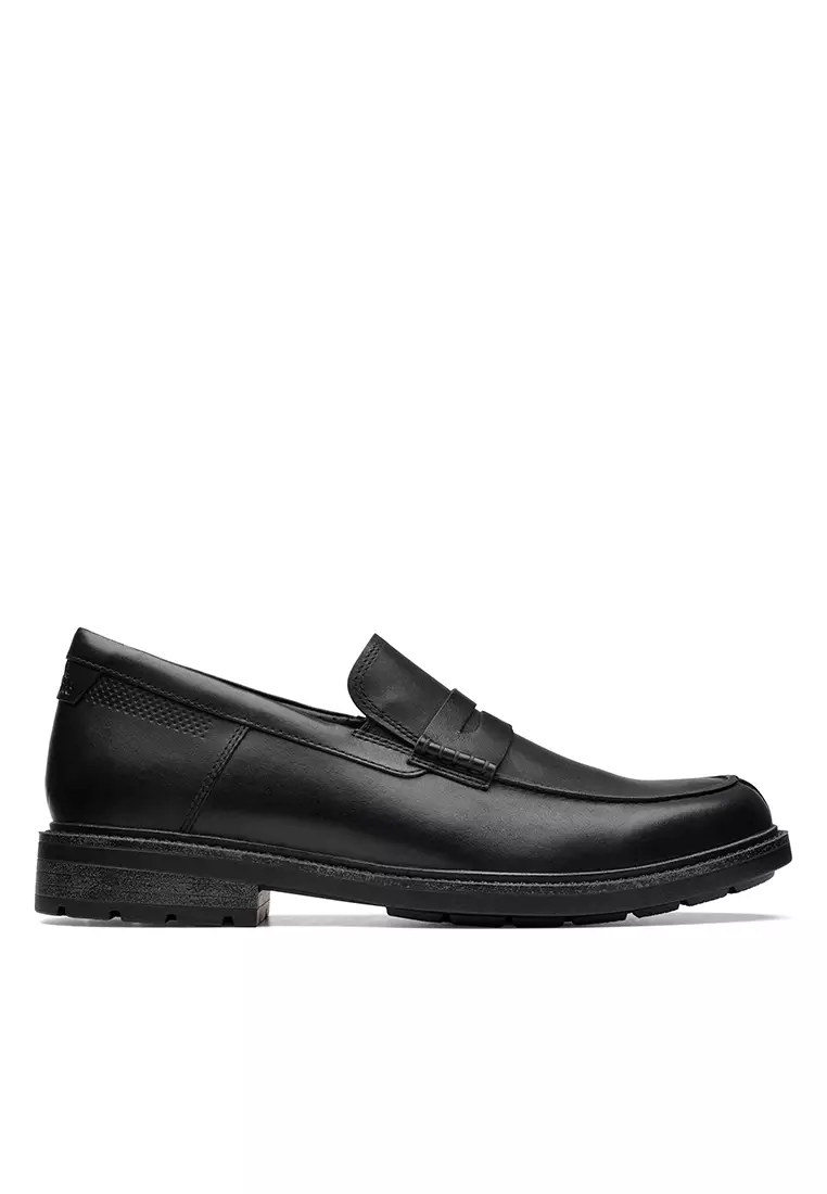 Discount on Clarks  shoes - SKU: Un Shire Step Loafer Black