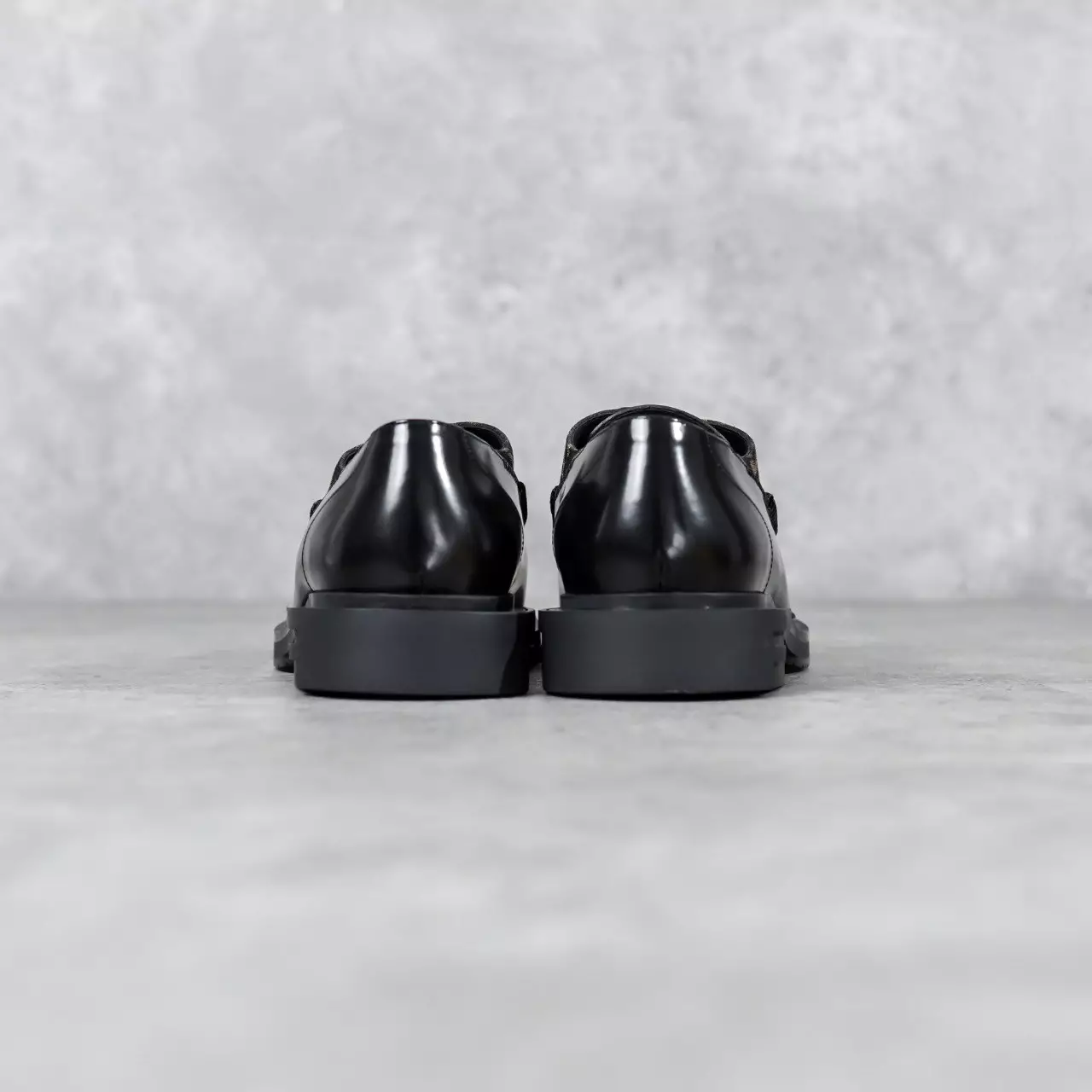 Sepatu FENDI FF MONOGRAM BROWN CALF SKIN BLACK LOAFER HEELS 100% ORIGINAL