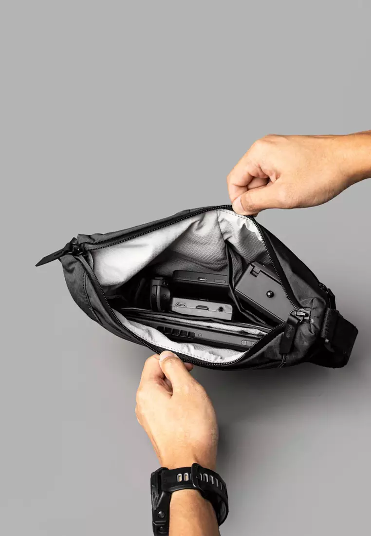 Alpaka Flow Satchel 2L Sling Bag - Axoflux Black