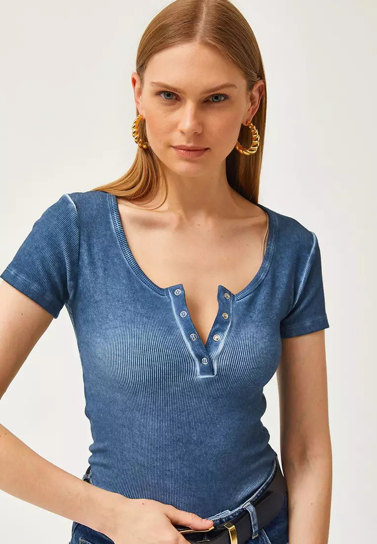 Women's Snap-On Camisole T-shirt BLZ-19000171