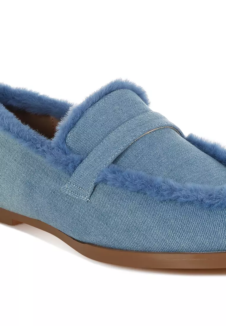 Sepatu Loafer Denim Detail Bulu Warna Biru