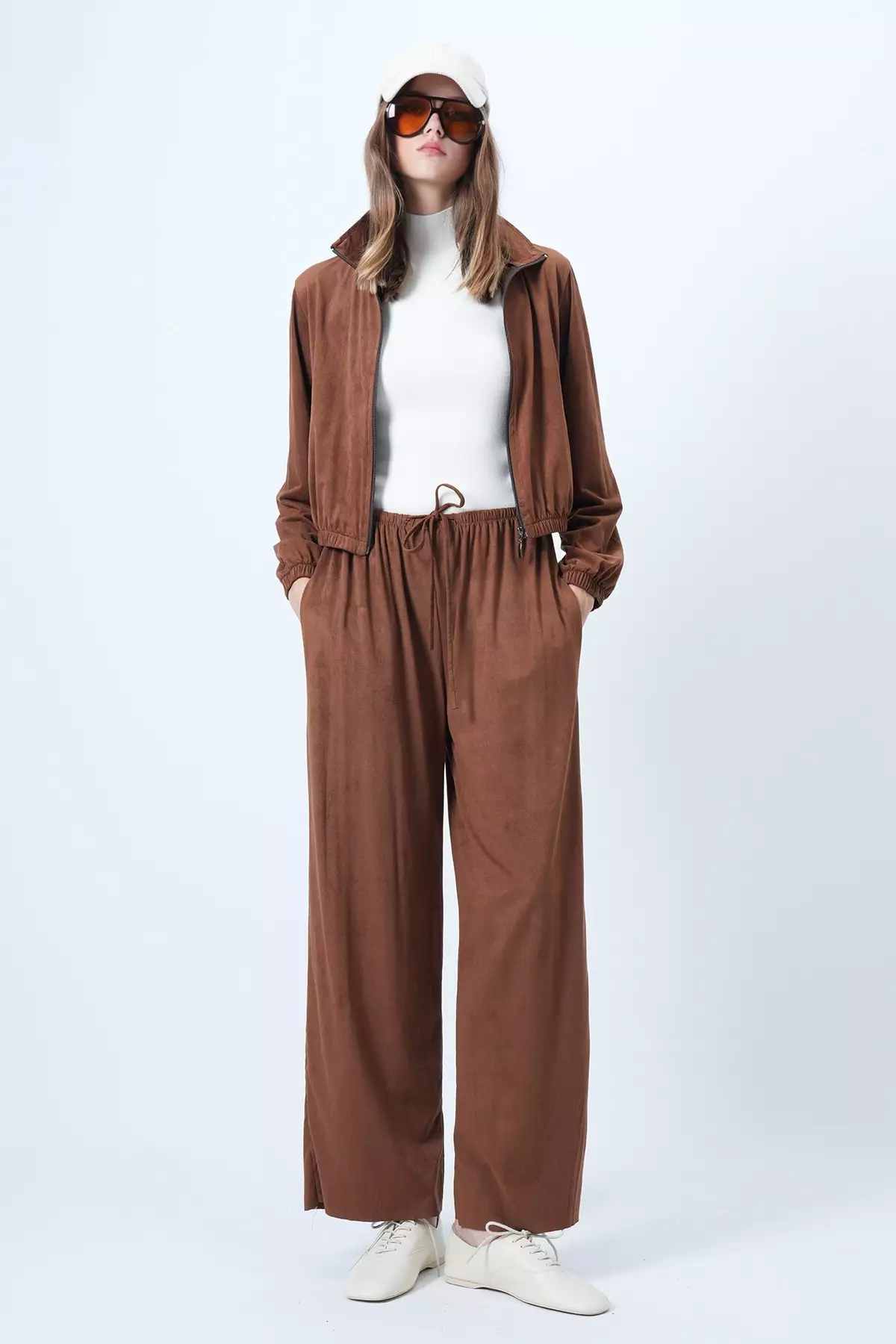 Women'S Tan Stand Collar Zippered Soft Textured Suede Jacket And Double Pocket Pants Suit Alc-X14445