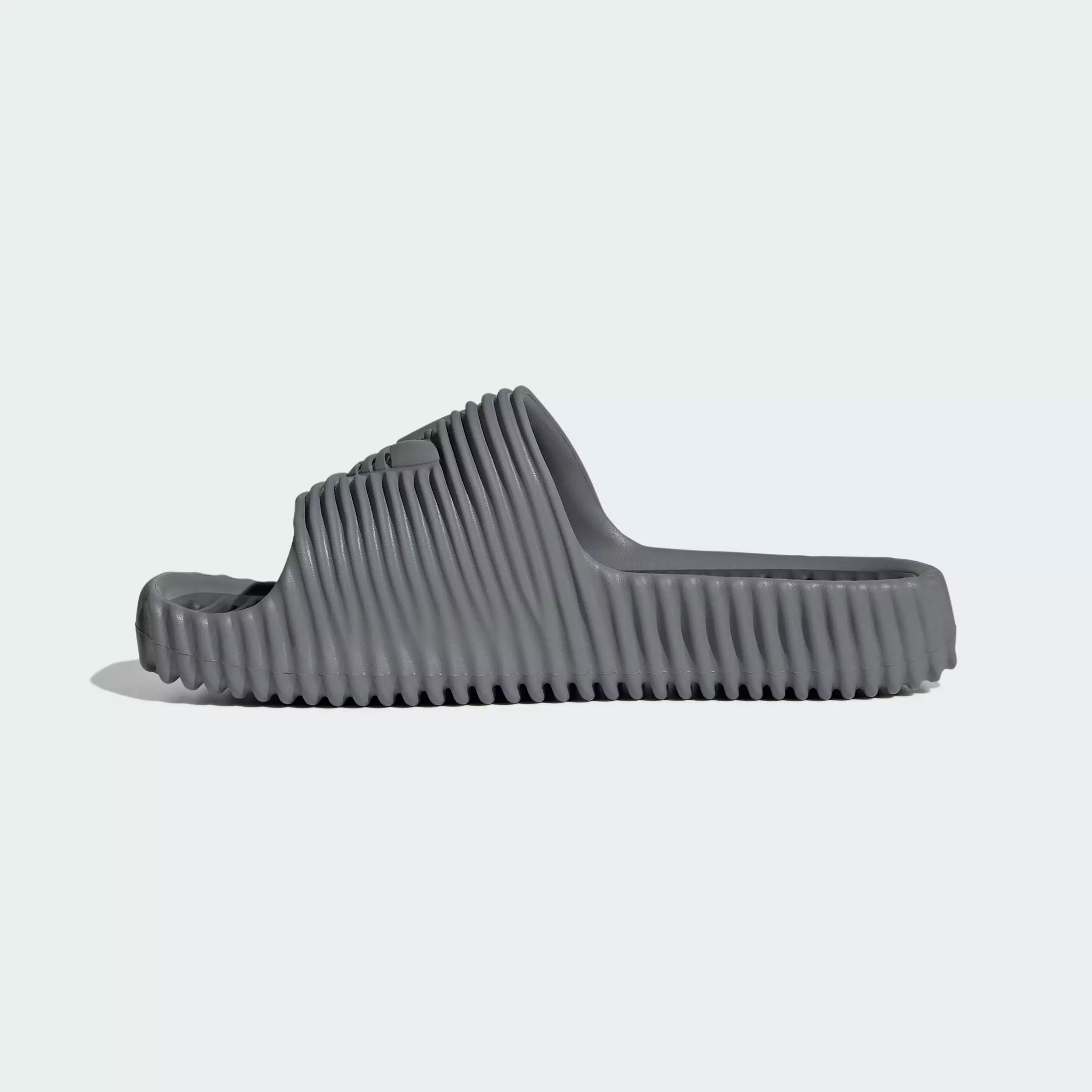 Lifestyle Adilette 25 Slides Unisex Grey JR3614