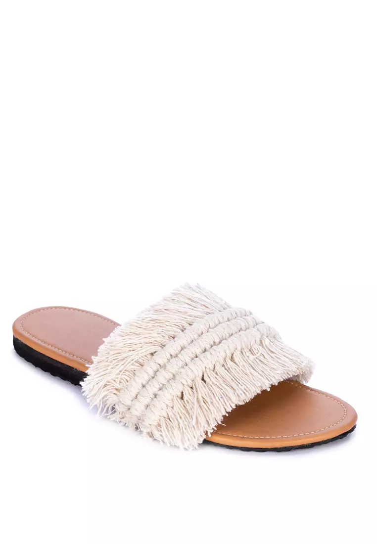 Discount on Fashion Fanatix  shoes - SKU: Daze Macrame Sandals